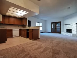 Photo #5: 2168872 Listing 