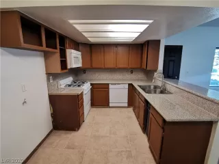 Photo #6: 2168872 Listing 