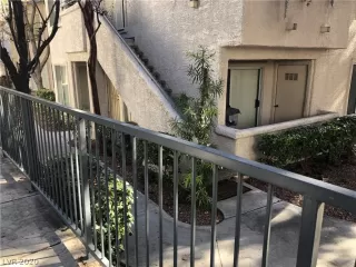 Photo #4: 2169051 Listing 