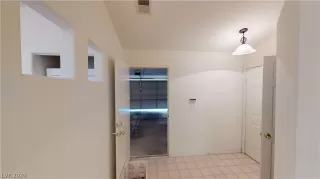 Photo #3: 2169058 Listing 