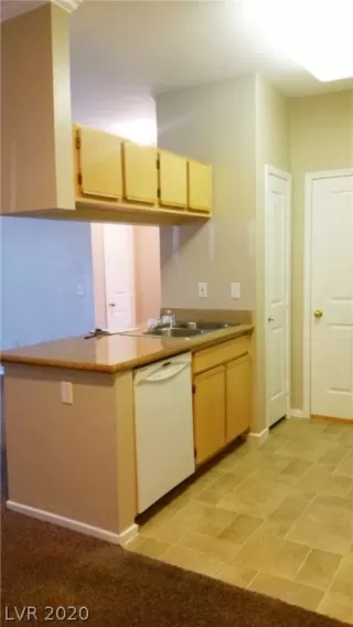 Photo #6: 2169147 Listing