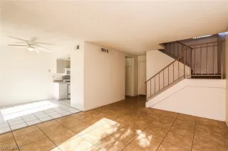 Photo #4: 2169308 Listing