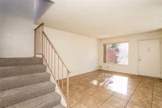 Photo #6: 2169308 Listing