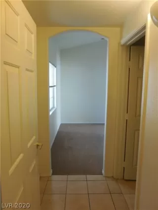 Photo #6: 2169459 Listing