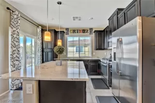 Photo #6: 2169515 Listing