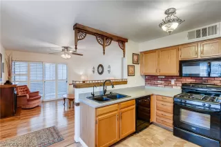 Photo #3: 2169518 Listing 