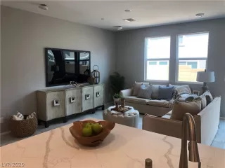 Photo #5: 2169528 Listing