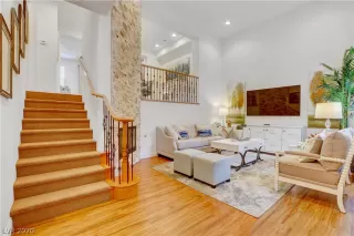 Photo #6: 2169560 Listing 