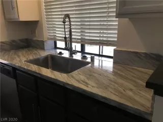 Photo #3: 2169562 Listing