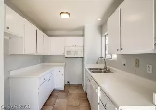 Photo #5: 2169563 Listing