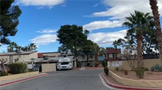 Photo #4: 2169573 Listing