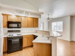 Photo #2: 2169590 Listing