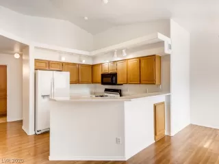 Photo #3: 2169590 Listing