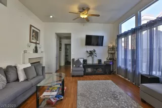 Photo #3: 2169618 Listing