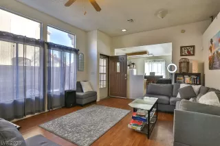 Photo #4: 2169618 Listing