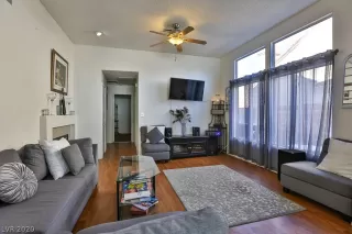 Photo #5: 2169618 Listing