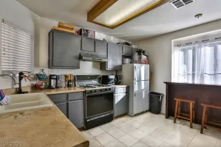 Photo #6: 2169618 Listing