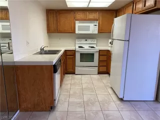 Photo #4: 2169671 Listing