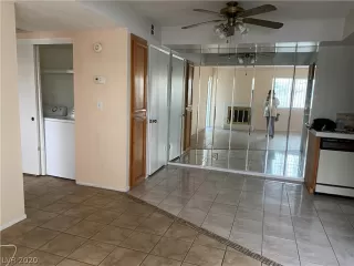 Photo #5: 2169671 Listing