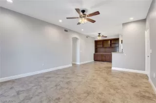 Photo #4: 2169680 Listing