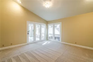 Photo #4: 2169703 Listing 