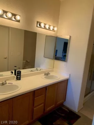 Photo #5: 2169736 Listing