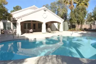 Photo #4: 2169767 Listing