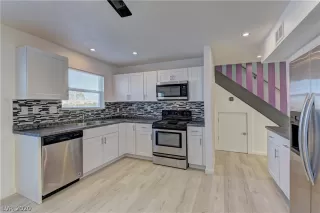 Photo #1: 2169888 Listing