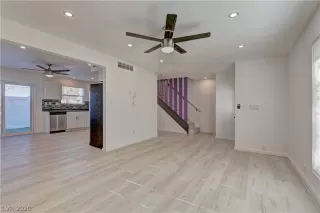 Photo #5: 2169888 Listing