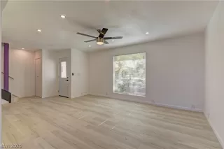 Photo #6: 2169888 Listing