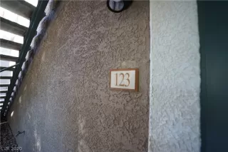 Photo #4: 2169899 Listing 