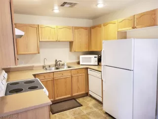 Photo #3: 2169910 Listing