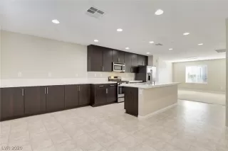 Photo #3: 2170002 Listing