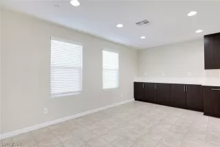 Photo #4: 2170002 Listing