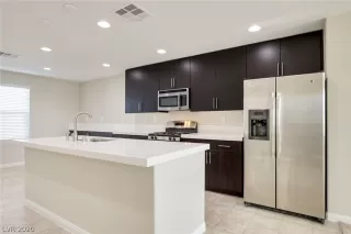 Photo #6: 2170002 Listing