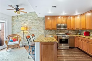 Photo #2: 2170021 Listing 