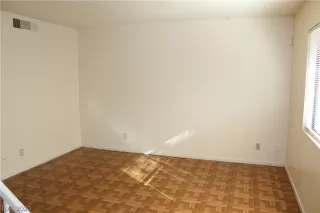 Photo #3: 2170192 Listing