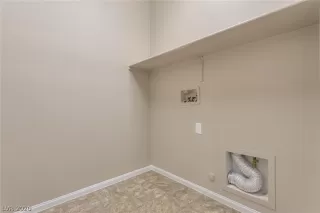 Photo #3: 2170212 Listing