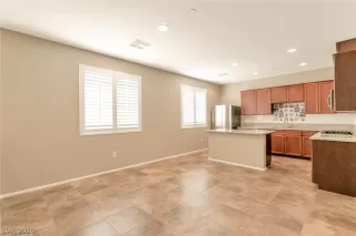 Photo #5: 2170212 Listing