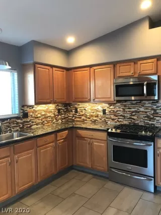 Photo #4: 2170217 Listing