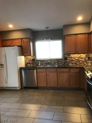 Photo #5: 2170217 Listing