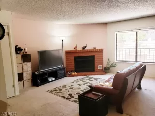 Photo #5: 2170291 Listing