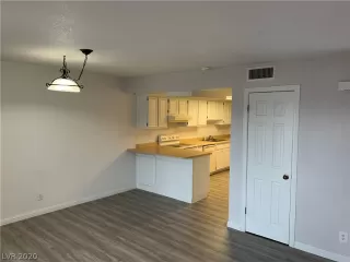 Photo #2: 2170330 Listing