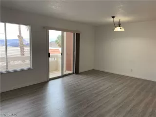 Photo #4: 2170330 Listing