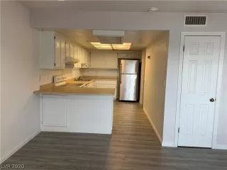 Photo #5: 2170330 Listing