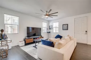 Photo #4: 2170367 Listing