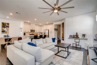 Photo #6: 2170367 Listing