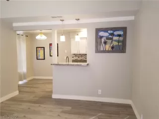 Photo #1: 2170400 Listing