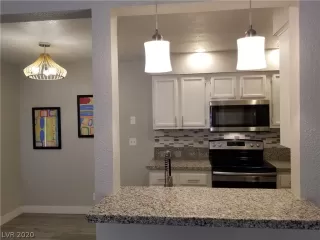 Photo #5: 2170400 Listing