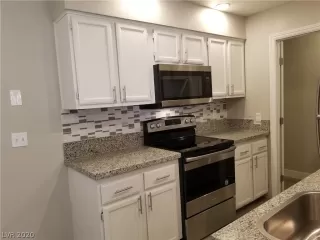 Photo #6: 2170400 Listing